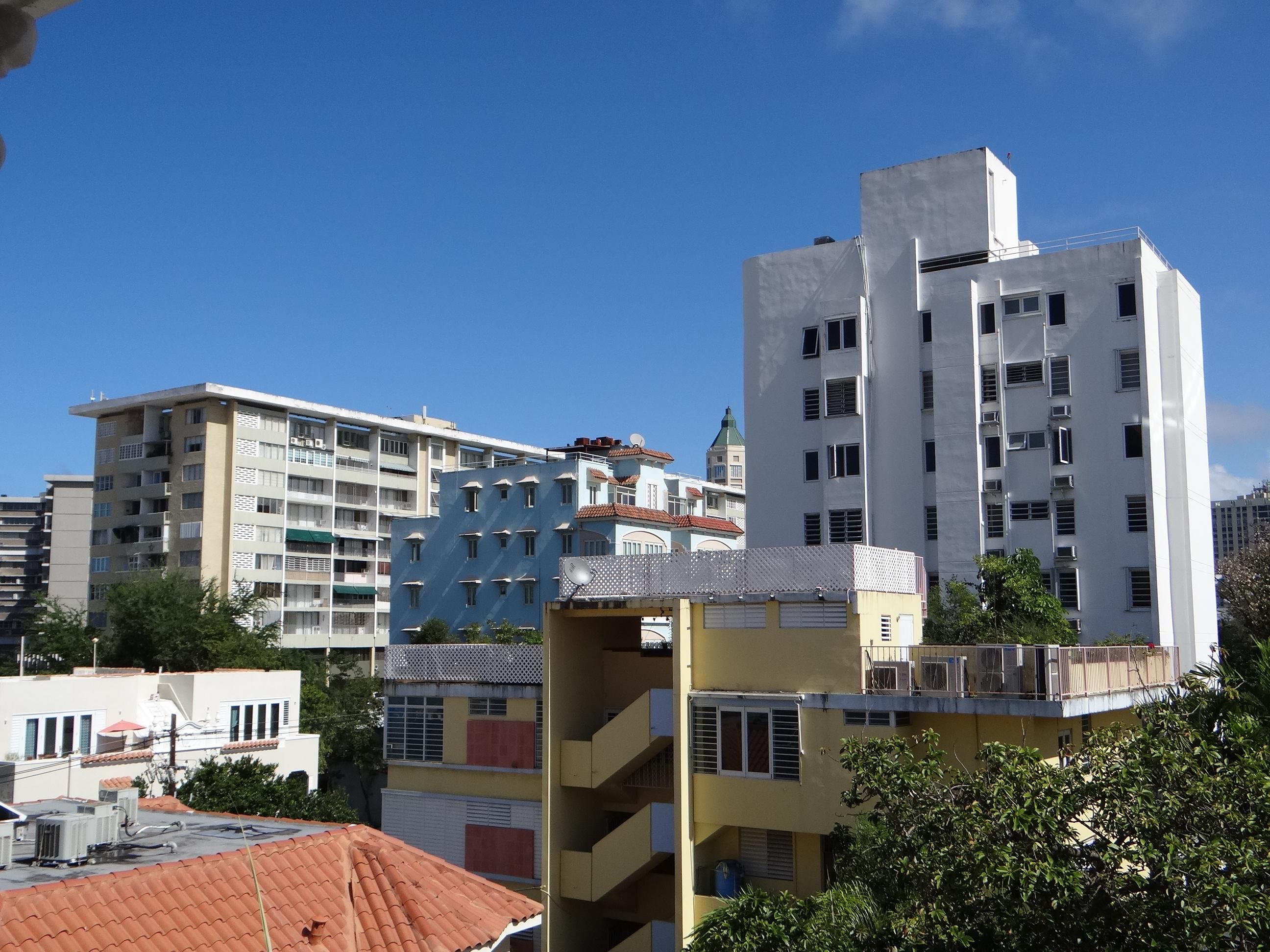 Casa La Giralda - Avenida Miramar, esquina calle Marti 651 - San Juan (Miramar) - 2014 00022